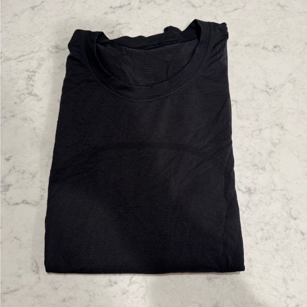 Lululemon relaxed swiftly tech size 8 black like new